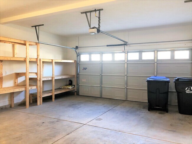 Building Photo - 902 Chesford Dr