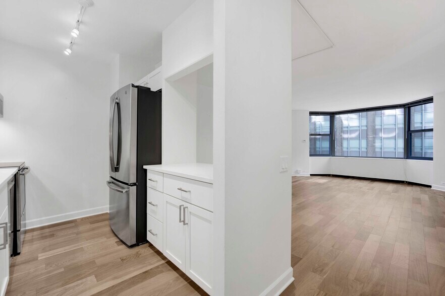 Building Photo - 535 N Michigan Ave