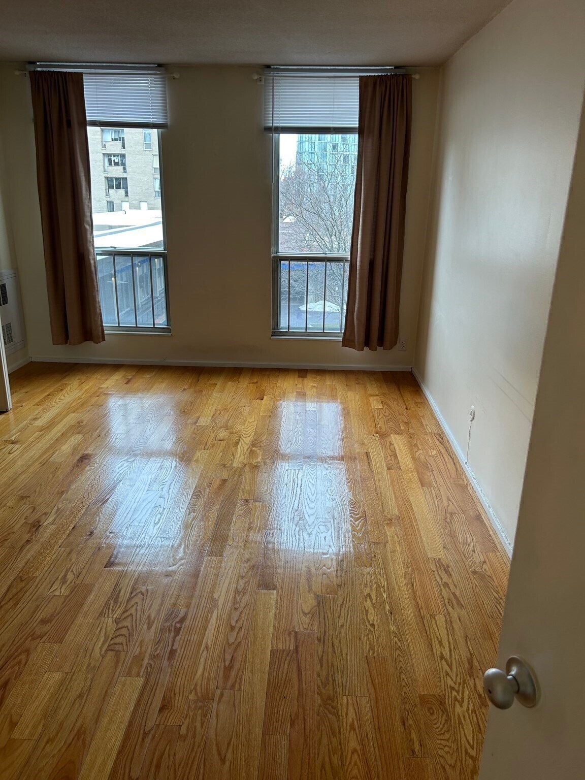 Building Photo - 77 Pond Ave