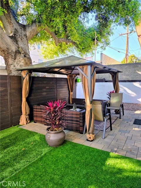 Building Photo - 523 Fischer St