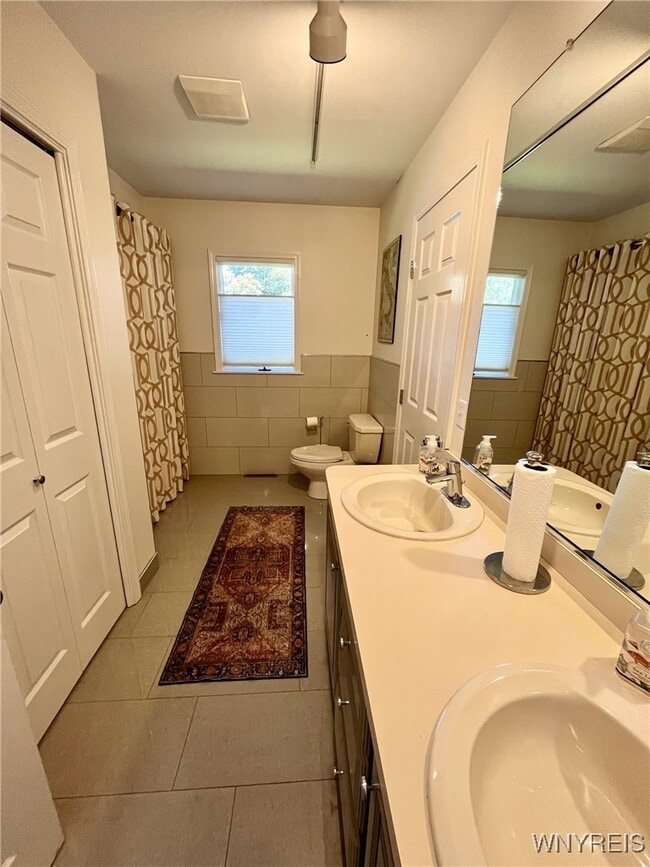 Building Photo - 219 Glenridge Rd