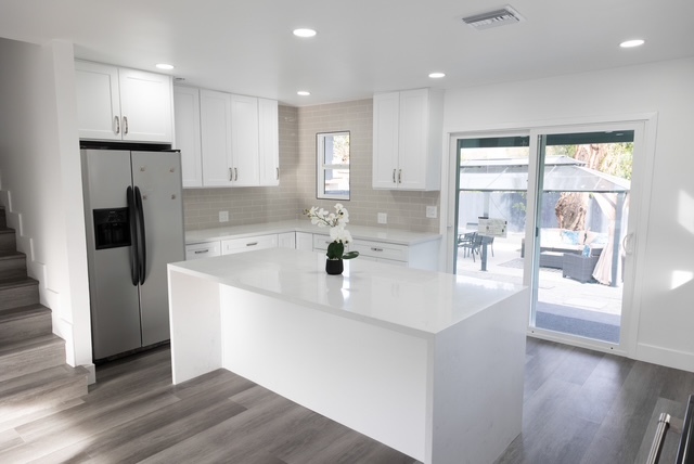 Building Photo - 53130 Avenida Mendoza