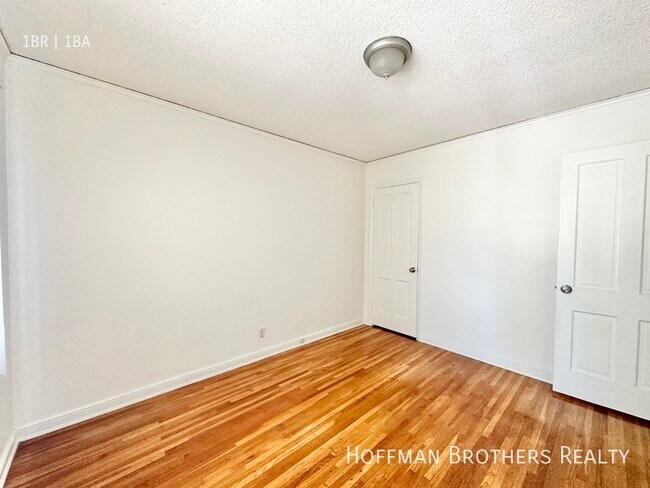 Building Photo - 326 Amherst Dr Burbank, CA 91504
