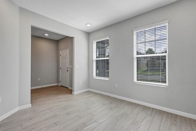 Building Photo - 518 Lady Palm St
