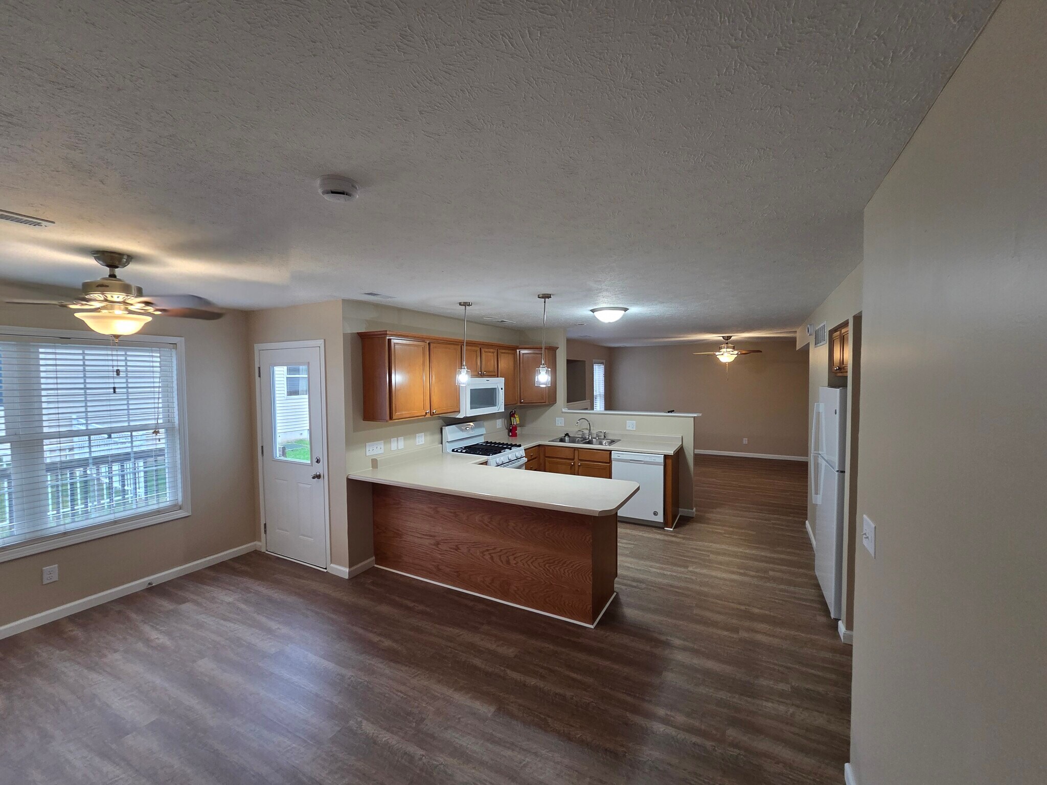 Building Photo - 835 Cornsilk Ct