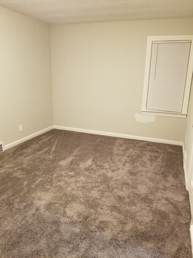 Building Photo - 1695 Donwell Dr