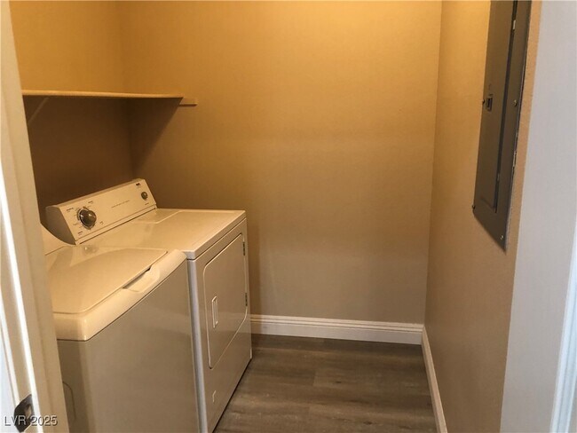 Building Photo - 8777 W Maule Ave