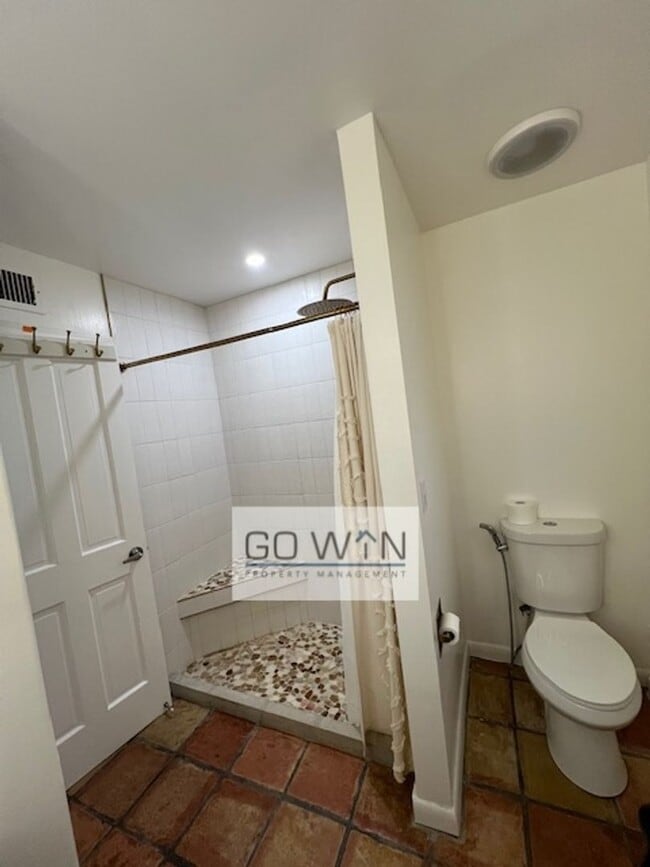 Building Photo - 4 Bed/ 2 Bath - House Tempe