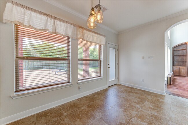Building Photo - 1335 Altavilla Ln
