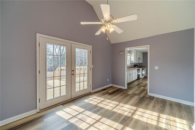 Building Photo - 3101 Brooks Dr