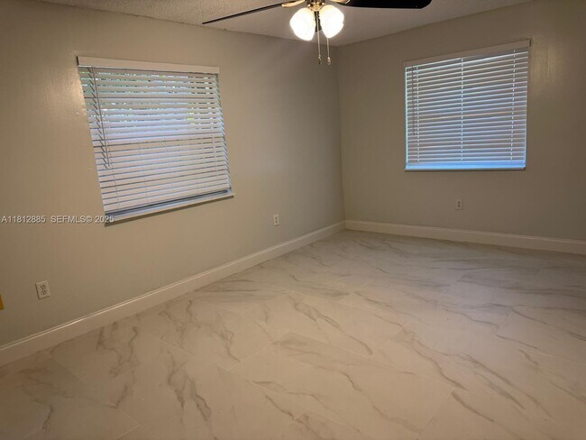 Building Photo - 1651 Van Buren St