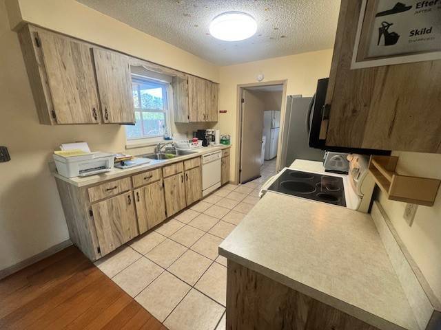 Building Photo - 110 Truman Ave NE