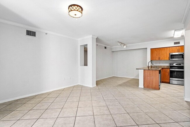 Building Photo - 6400 Emerald Dunes Dr