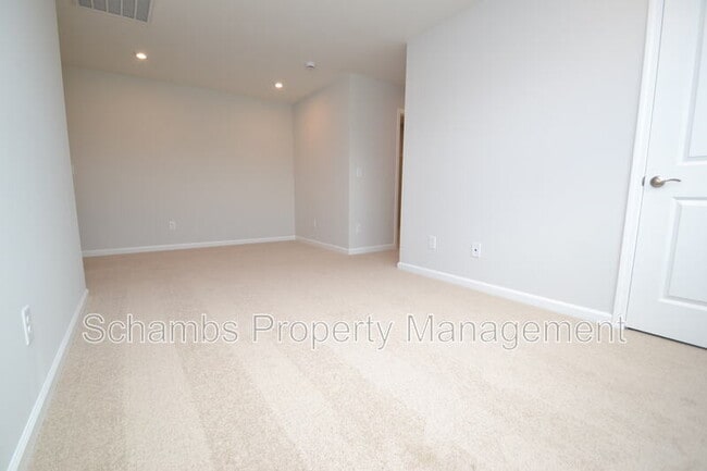 Building Photo - 1226 Bessie Ct