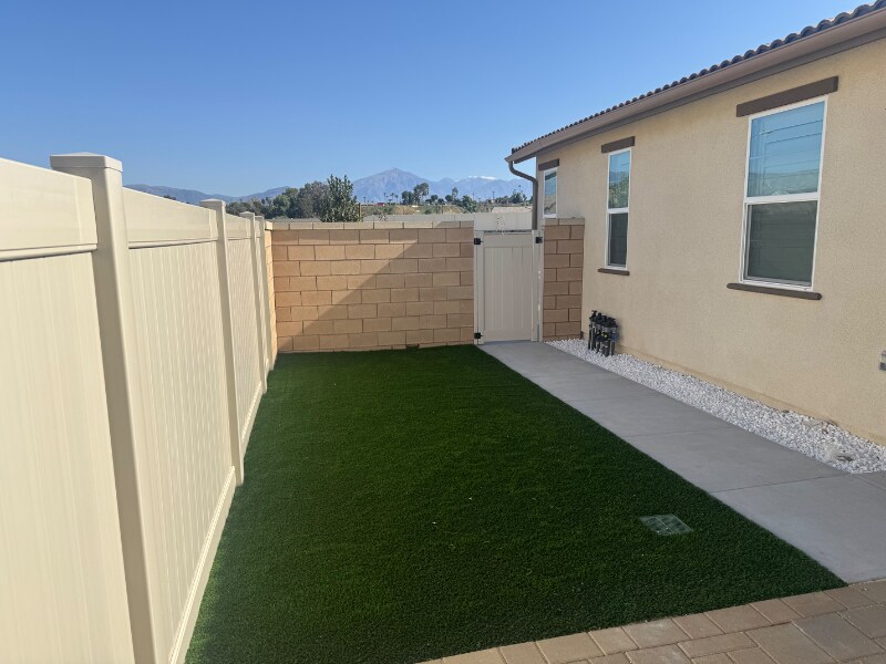 Building Photo - 11762 Saddleback Dr