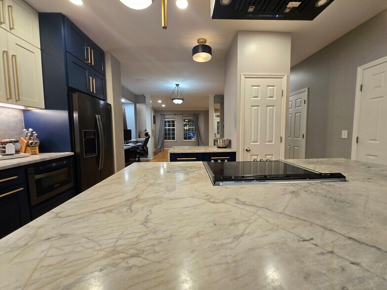 Building Photo - 929 Weninger Cir