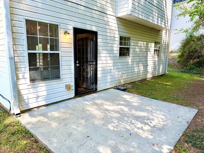 Building Photo - 1389 Highgrove Way