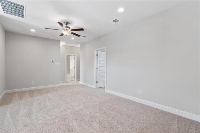 Building Photo - 600 C-Bar Ranch Trl
