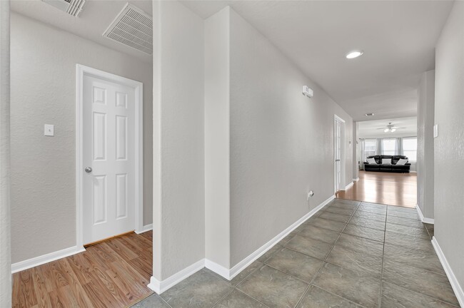 Building Photo - 3114 Rendezvous Ct