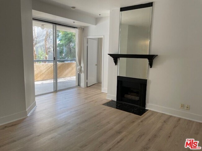 Primary Photo - 525 S Berendo St