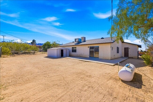 Building Photo - 6851 Quail Spring Ave