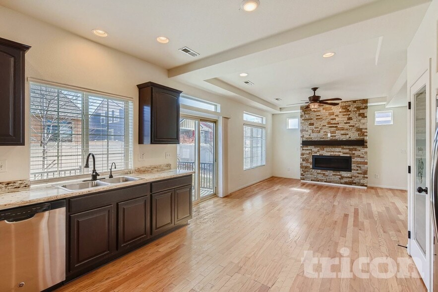 Building Photo - 201 Pear Lake Way