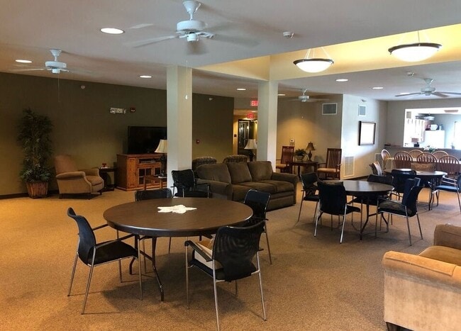 Building Photo - 2003 Cedar St