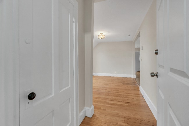 Building Photo - 77 Vinton St