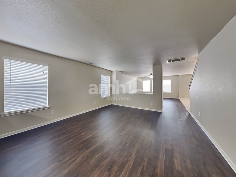 Building Photo - 3743 Jewel Point Dr