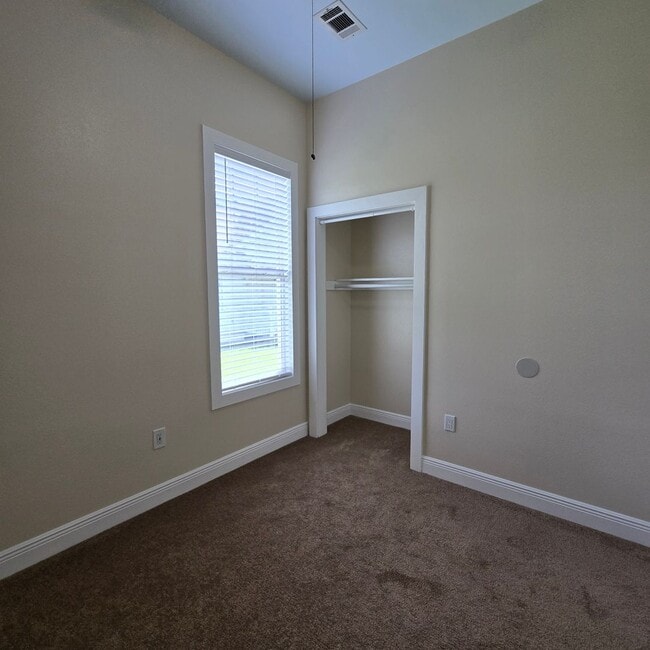 Building Photo - 1818B Elvin Dr
