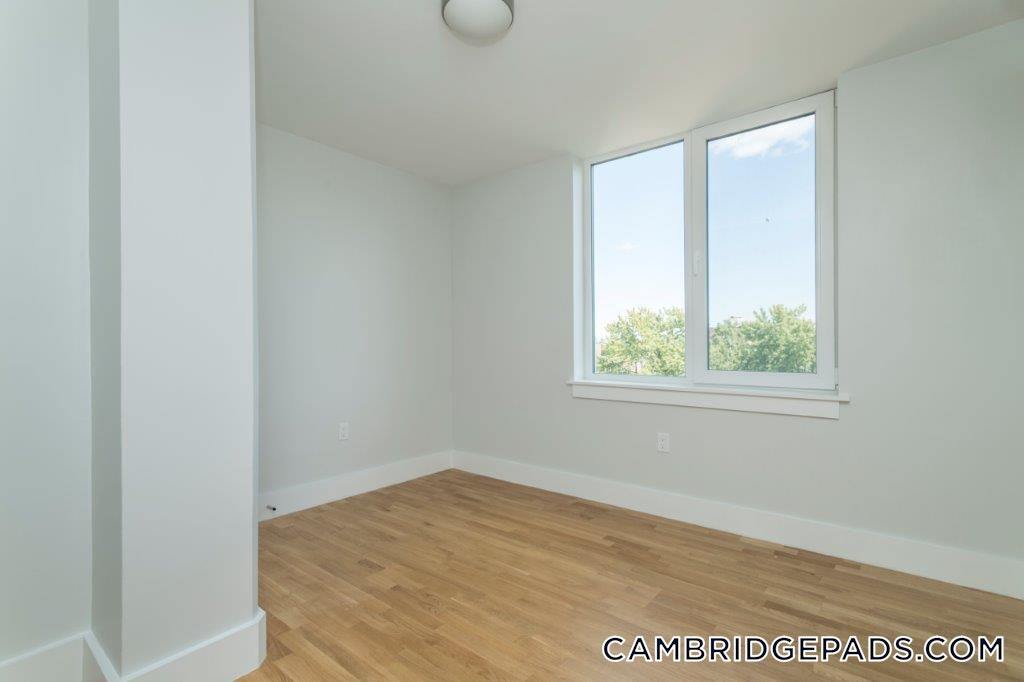 Building Photo - 334 Harvard St