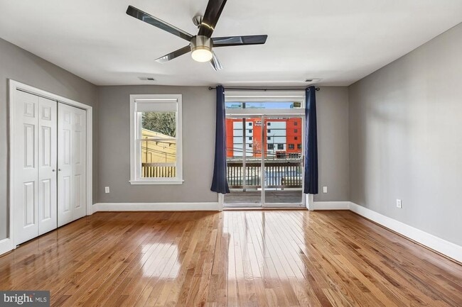 Building Photo - 1226 Carrollsburg Pl SW