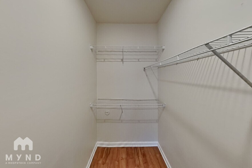 Building Photo - 10155 Sterling Ridge Dr