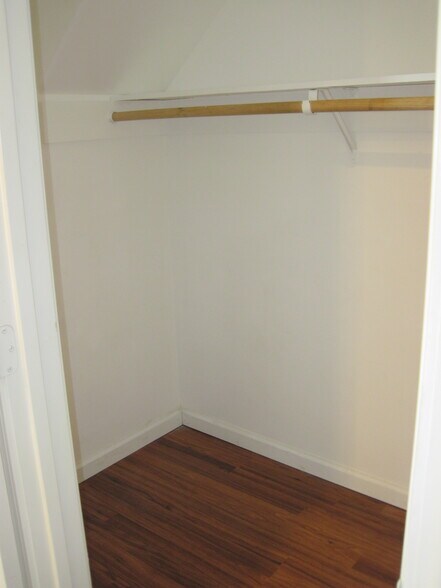 Building Photo - 2750 Argyll Ave