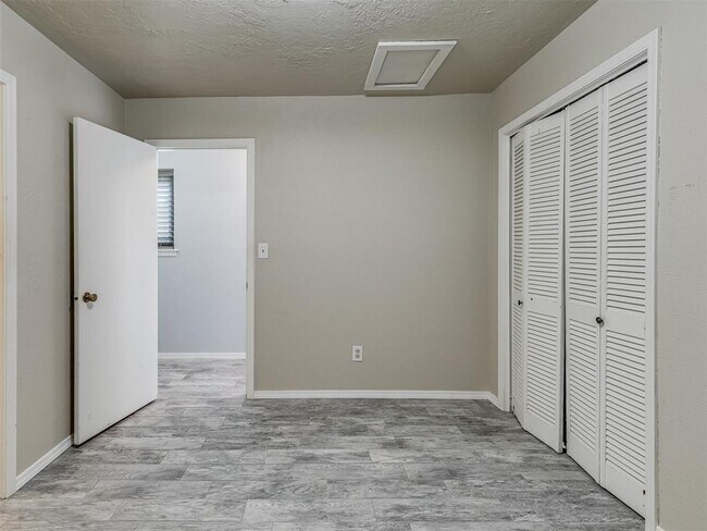 Building Photo - 3405 Woodsboro Dr