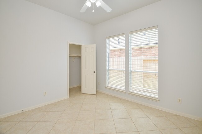 Building Photo - 3910 Jade Cove Ln