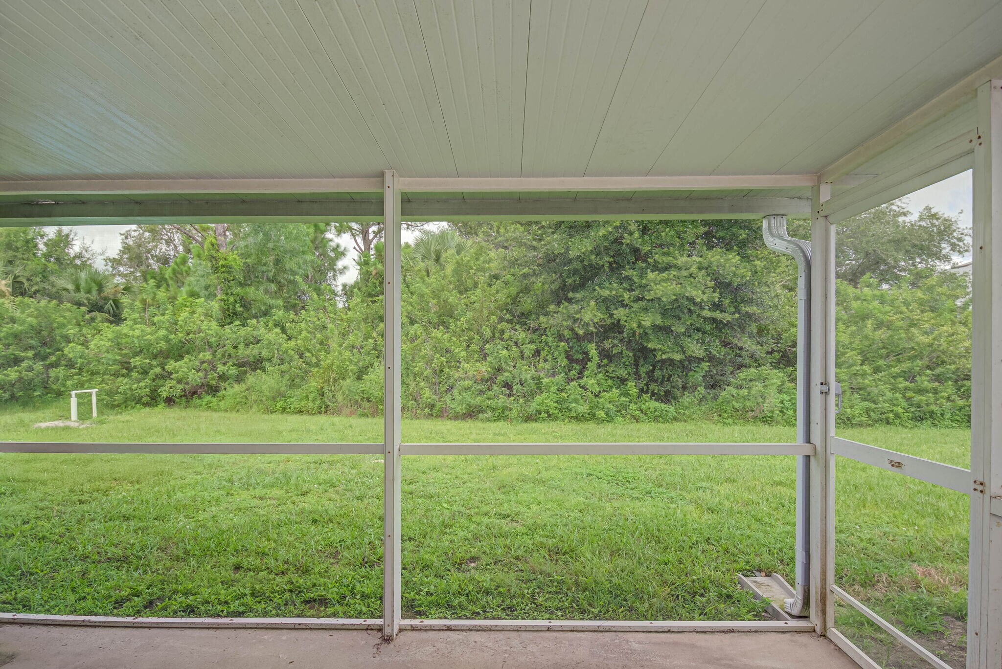 Screened Lanai - 704 Ichabod Ave S