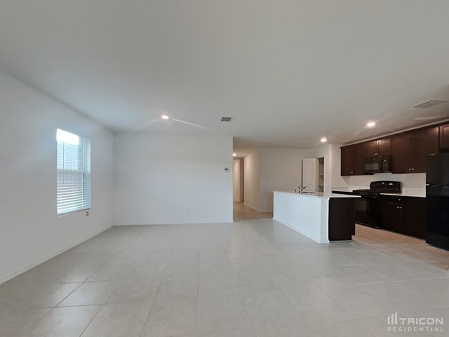 Building Photo - 700 Odlozil Ln