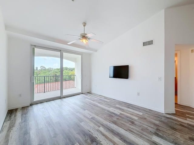 Building Photo - 1119 Villa Cir