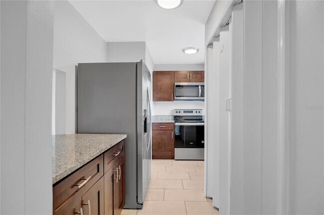 Building Photo - 4100 Pershing Pointe Pl