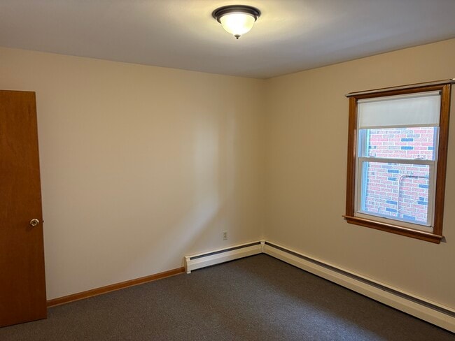 Building Photo - 1356 Roosevelt Ave