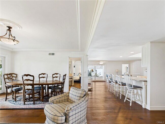 Building Photo - 2857 Ellesmere Ave