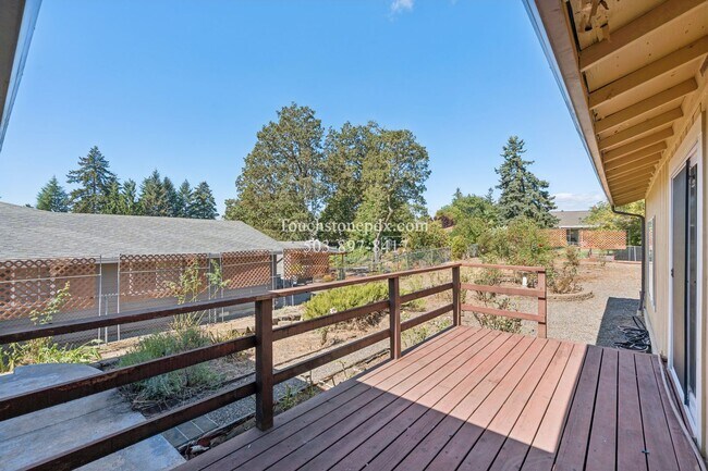 Building Photo - 1440 Columbia Ave