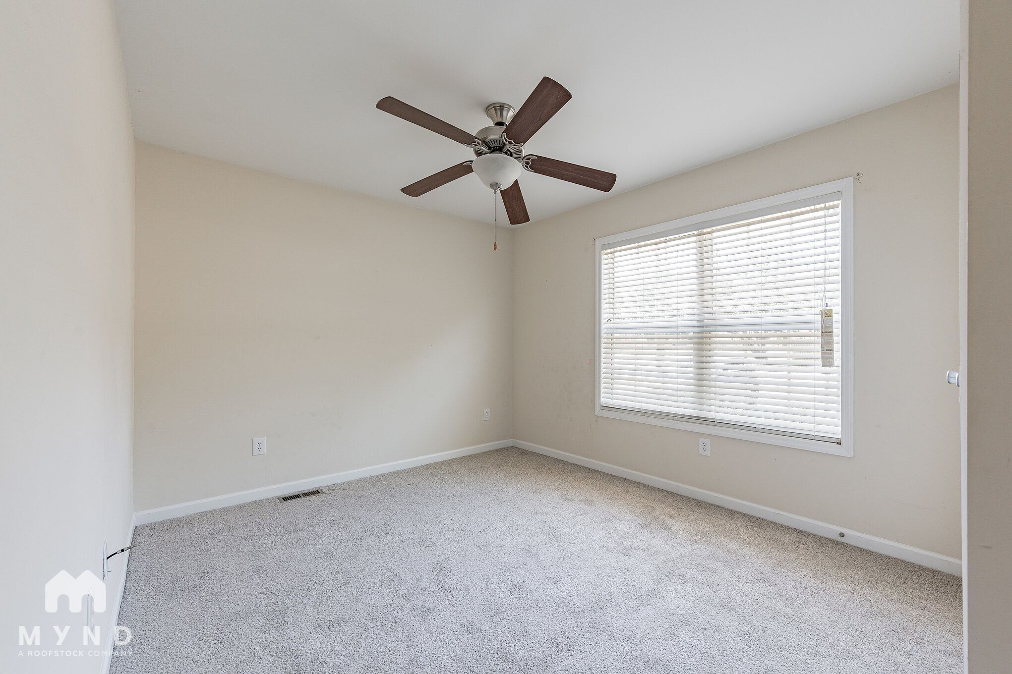 Building Photo - 902 Appleby St NW