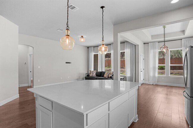Building Photo - 522 Dayridge Dr