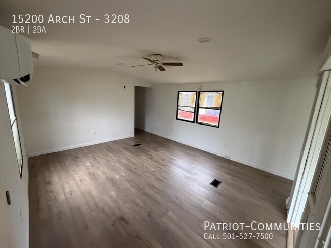 Building Photo - 15200 Arch St Pike