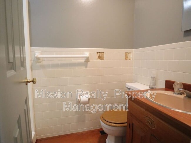 Building Photo - 7580 Rockfalls Dr