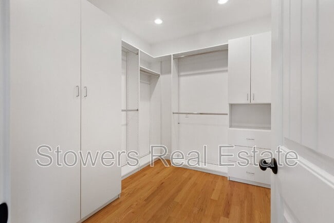 Building Photo - 235 Pleasant View Dr