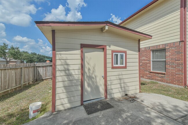 Building Photo - 11735 Pebble Sands Dr