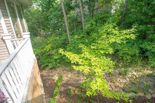 Building Photo - 1420 Bradford Dr